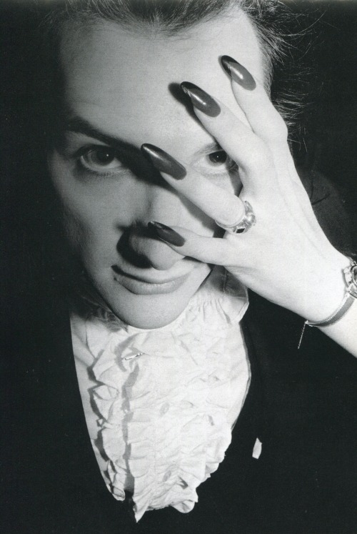 superblackmarket:Dave Vanian photographed by David Arnoff, 1985