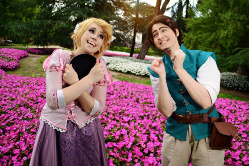 Tangled cosplay, the meme editionFlynn: @xatram-cosRapunzel: MePhotos: @adie-cos