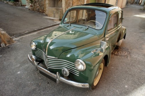 auto-reverse-com:  For sale: Typical french car:  http://www.auto-reverse.com/automobiles-a-vendre/a-vendre-renault-4cv-grand-luxe-1952/