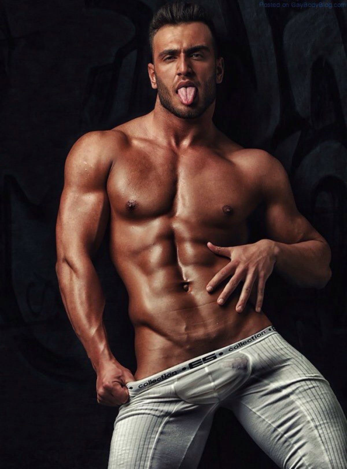 irishenko:  http://irishenko.tumblr.com
