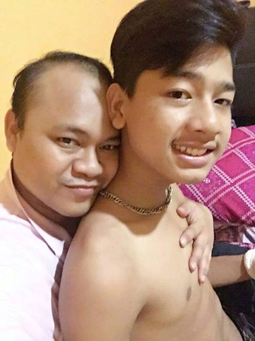 malaysiangaylove: Nak video xxx diaorang? Repost banyak2 and admin akan post. Diaorng request repost