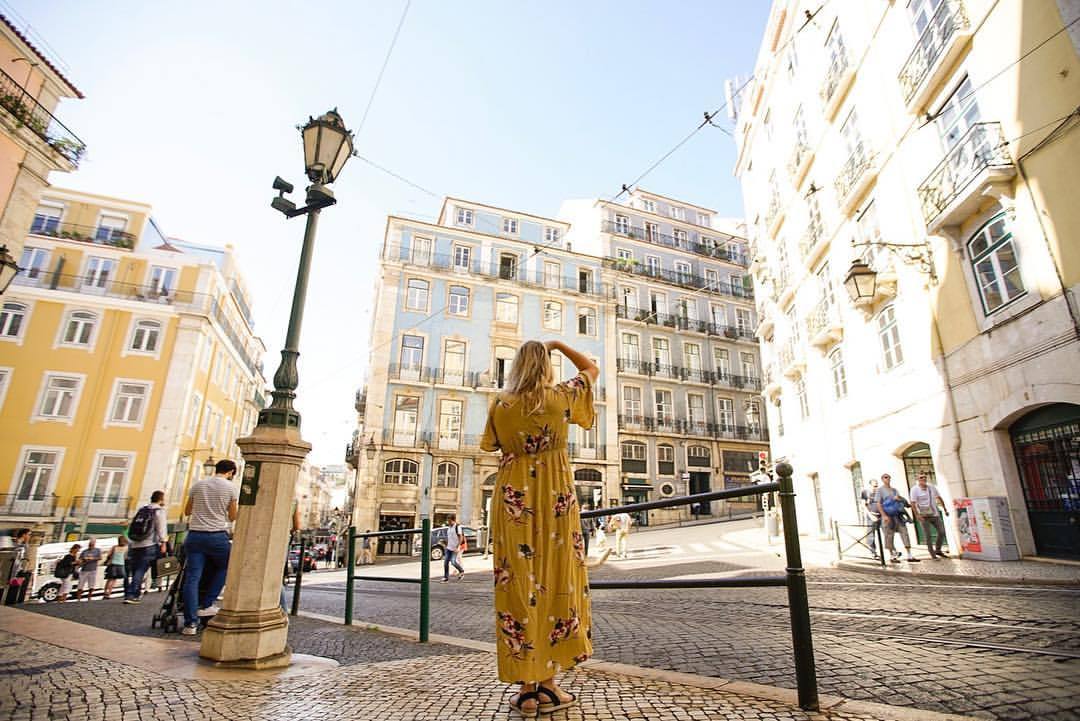 @camrynclairphoto #illfollowyouanywhere #lisboa #portugal #adventure #explore #sunnysadventures #travelstoke #travel #sonyalpha #shonkasdoportugal #adventureisoutthere #adveture #alfama #lisbonlovers #europe #visitportugal #beautifuldestinations...