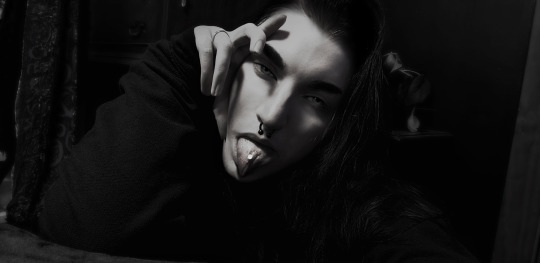 𝕾𝖆𝖑𝖎𝖛𝖆.[he/him] // [instagram]