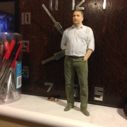 unit03:  denchgang:  paleredsunday:  1-tin-soldier:  33457658322189076:  paleredsunday:  My dad has access to 3D Printing technology and the first thing he prints is a miniature version of himself  you shrunk your dad with a shrink ray and now you’re