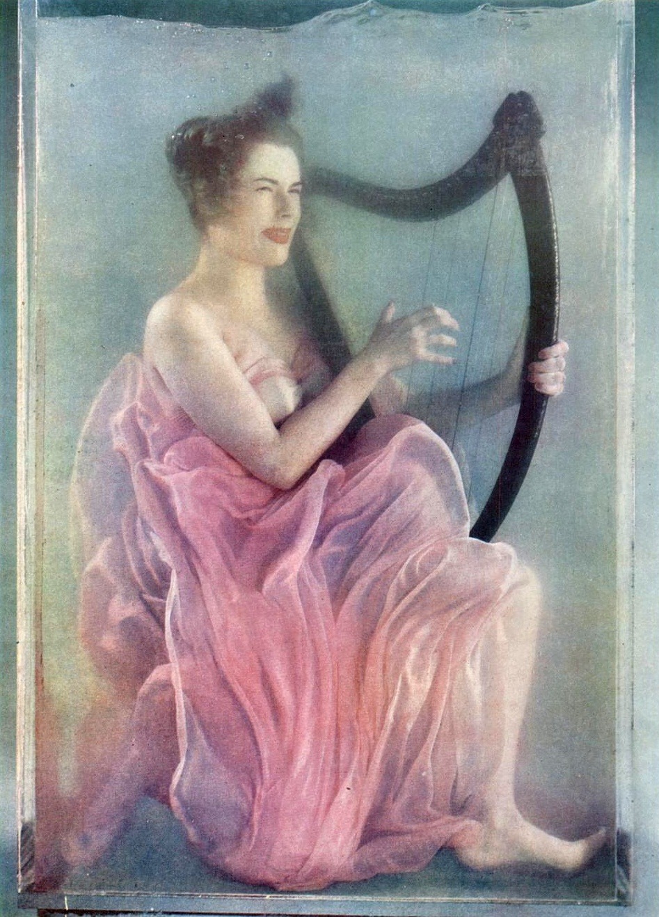 musicbabes:  The underwater harp, 1948. 