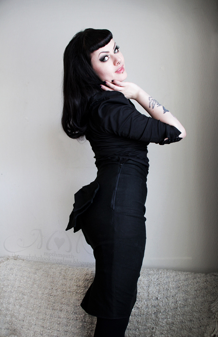 darkedgeofthesea:  Source 