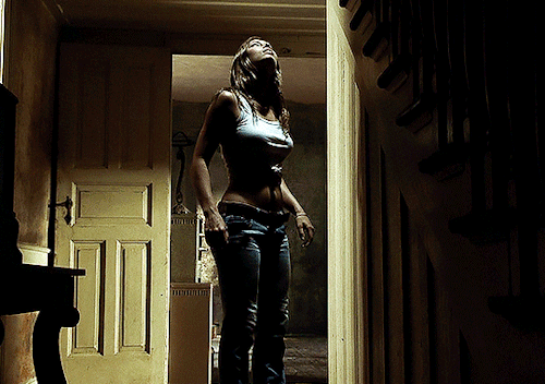 midnightmurdershow:The Texas Chainsaw Massacre (2003) Directed by Marcus Nispel