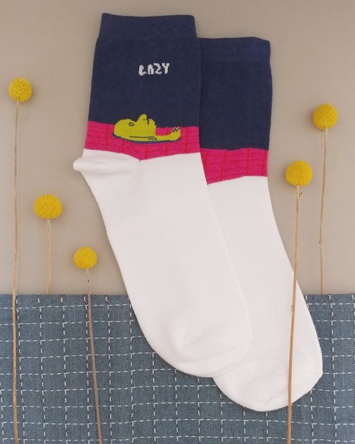 My socks came! If you’re lazy and you know it wear these socks. They were supposed to be here 