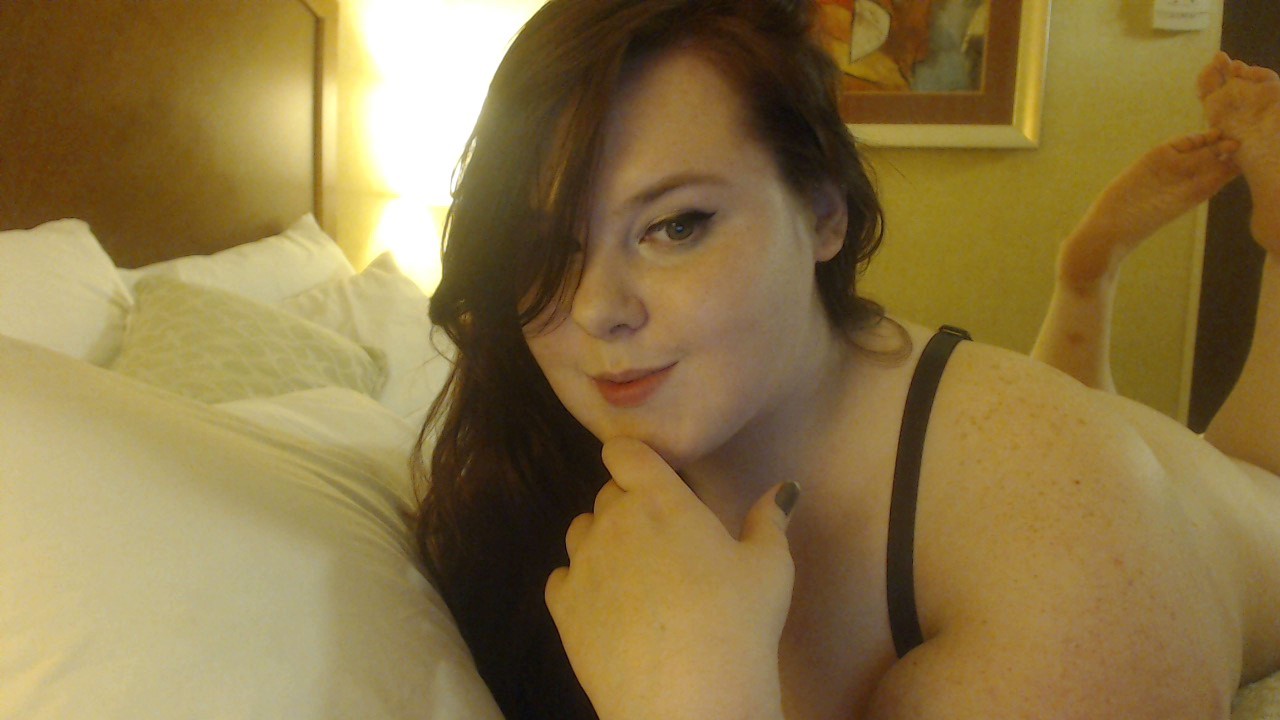 vinyldolly:  webcam goofage.   (btw, if you ever want to do a private skype show,