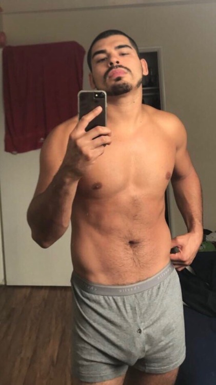 betosbichos:  Beto’s Corner https://betosbichos.tumblr.com/  Daddy Material!😋