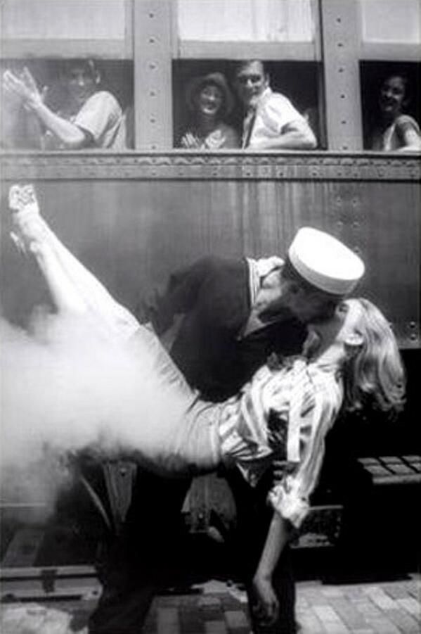 World War II Kissies