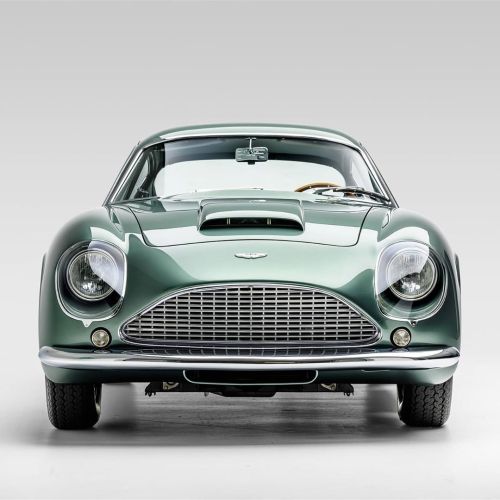 utwo:  1 of 19 Aston Martin DB4 GT Zagato ©