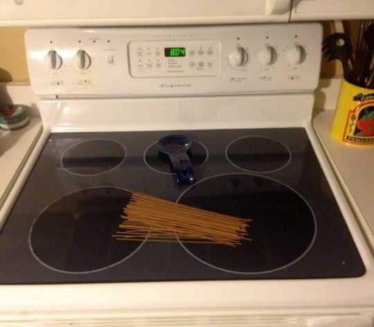 shupahmin:  Guan Shan: Can you put some spaghetti on the stove so i can put on the dinner when I get home He Tian: Okay 