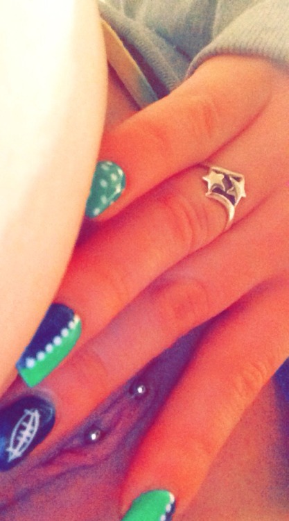 puzzzle-pieces:  my good morning snap chat haha. go hawks ;)