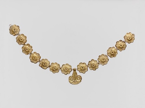 bronze-age-aegean: Terracotta rosette necklace. 1400–1050 B.C. Found in Mycenae.Currently in t