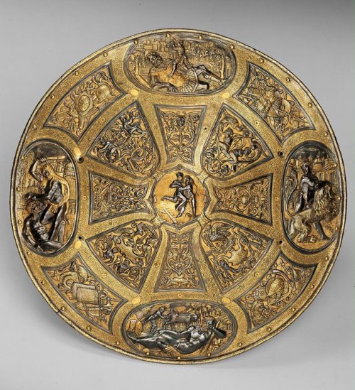 historyarchaeologyartefacts:Shield in antique style, Italy 16th c.[1270x1395]