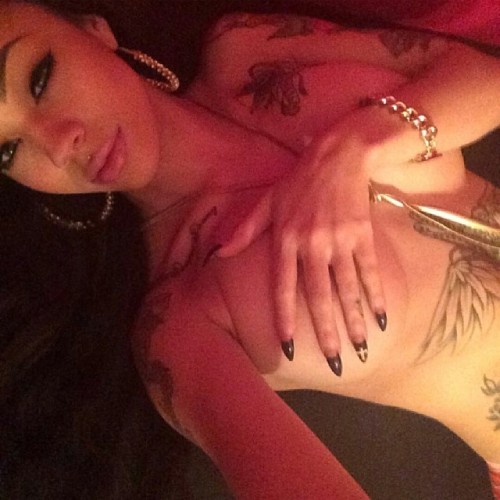 badbroads:  badbroads.tumblr.com TJ’s Bad Broads