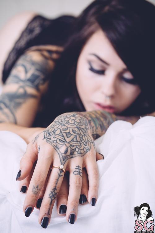 zerosoulx:  Rancor Endor Suicide Girl