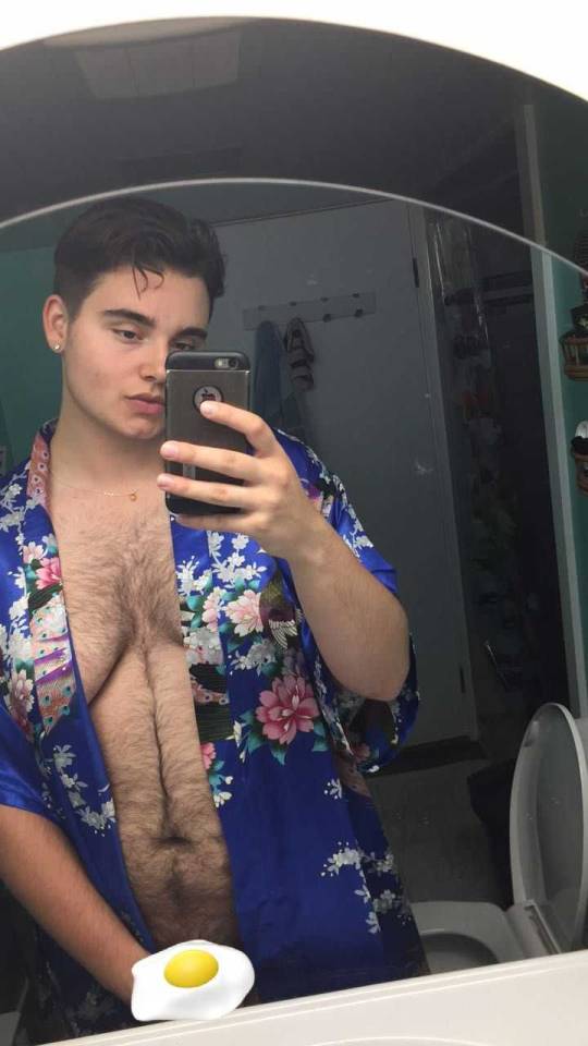 hanse-l:Dad bod so hot you could fry an egg 