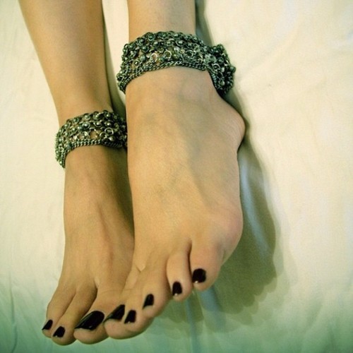 loiony:  I just love beautiful feet❤ Do you? Follow me I’m posting 24/7