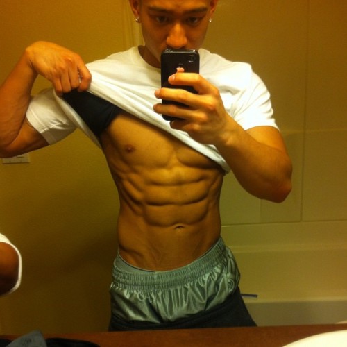 blessedngifted-theyoungmalebody:  Nice build, nice dick! Nice boihole! Anyone wanna double-f*ck him?? ^^V Looks like it can fit 2 dicks @ one time. =D