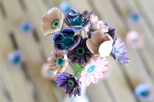 sosuperawesome:Ceramic flowers by orlydesign on Etsy• So Super Awesome is also on Facebook, Twitter 