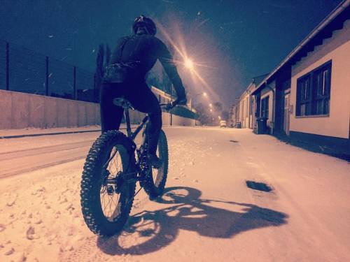 veloheld:Finally Snow! Die #fatbike Saison kann starten! (hier: veloheld)