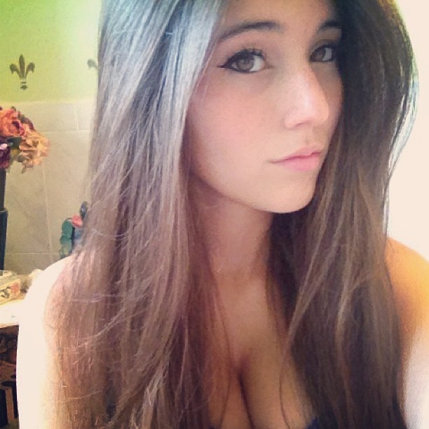 futuremaximgirls:  2 hottest girls on internet www.fantasysmokeshow.com for more