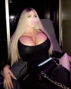 Lover of extreme fake and huge boobs, lips,