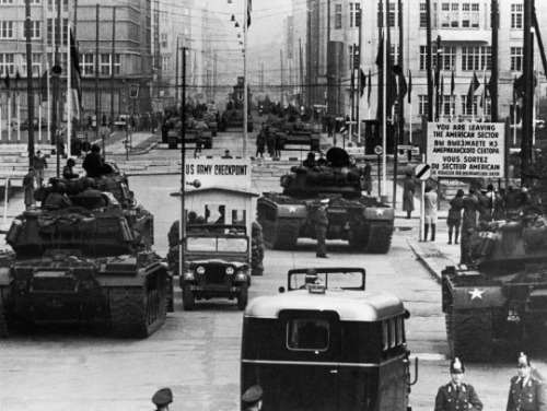 whattheendoftheworldlookedlike:  Berlin, 1961.