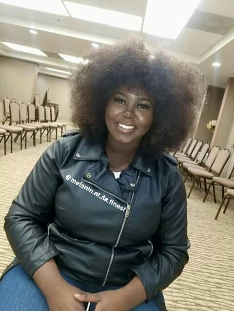 theeverydayfatgirl:  theonlypauline:  Please help me get contacted #plussizemodel