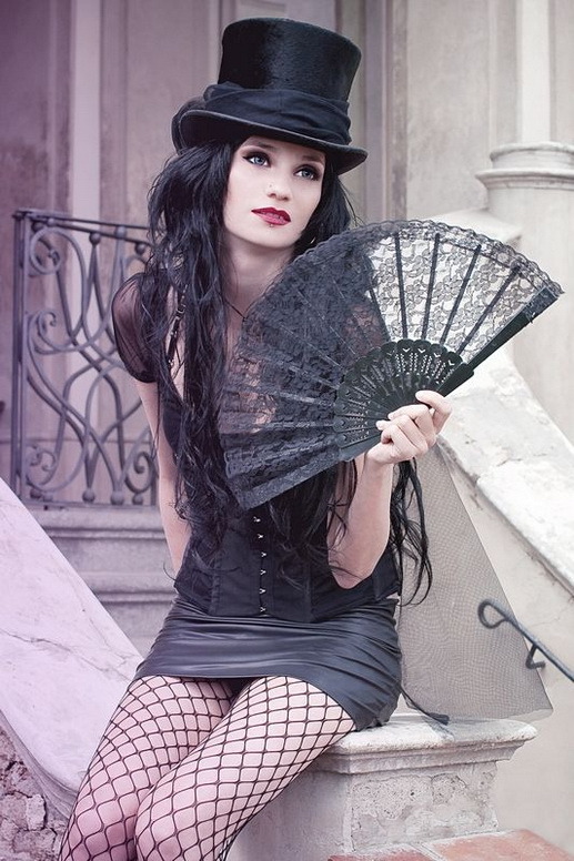 victorian-goth:  Victorian goth http://victorian-goth.tumblr.com/