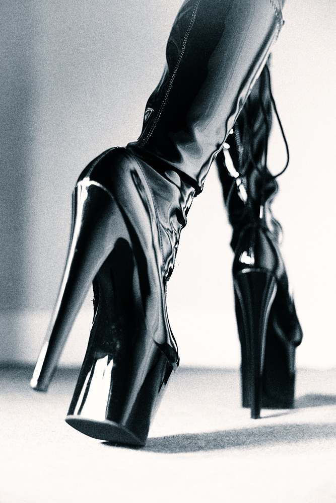 5-inch-and-more:  Bootshttp://5-inch-and-more.tumblr.com/archive