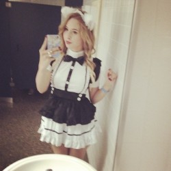 gangbanggirlfriend:  cat girl maid cosplay