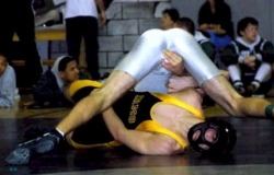 wrestlerbulge:  More STRAIGHT GUYS Here!