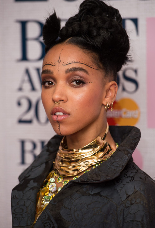 howtobeafuckinglady:  majiinboo:  everybodylovesfkatwigs:  FKA twigs attends the nominations launch for “The Brit Awards 2015” at “ITV Studios” on January 15, 2015 in London, England.  Go awf Lee! highkeygay  screaming cause I was thinking the