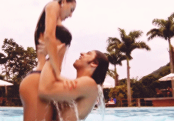 melfronkowiak-blog:  Tocar in :::::::::::::::::::::::: Beijos e Piscina. 