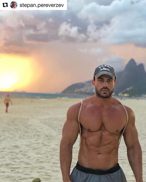What A Fucking Hot Muscle God Would Wor