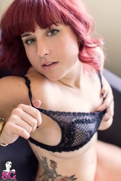 sglovexxx:  SG Hopeful Samnikii in Exposition