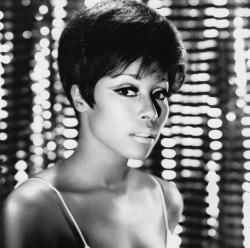 afrodesiacworldwide:Classic Beauty Diahann