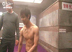 replayreplayshop:  queenhimchan:  seunghyoon-blog-blog-blog: dey nekkid ⊙‿⊙✿