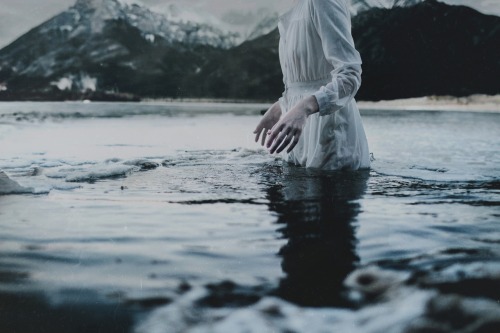 requiem-on-water:by  Jay Fløkker  