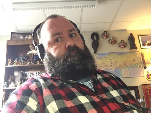 beardbaykus:  When the meeting next door is festive af, the walls are basically rice-paper, and you can’t even