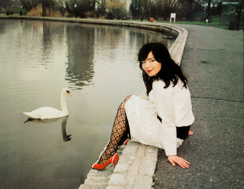 skulsakz:  bjork during vespertine era, 2001