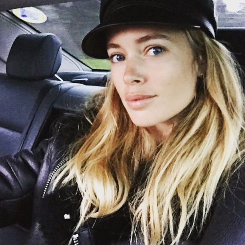 I know it’s Monday morning but a very exciting one for me 💃 #londoncalling by doutzen