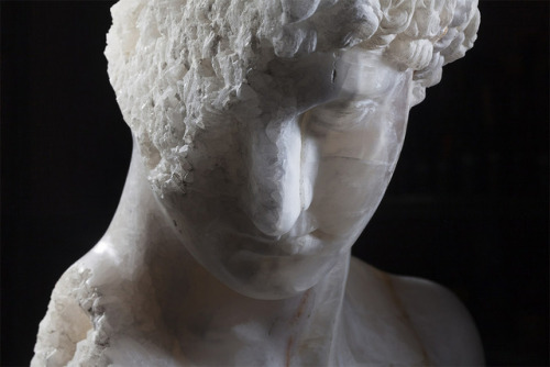 thedesigndome:Striking Contemporary Sculptures Inspired by Ancient Art by Massimiliano Pelletti