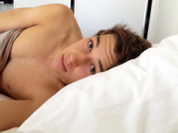 onlycuteguys:  I wanna wake up next to that &lt;3 