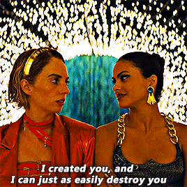 DO REVENGE + Movie ReferencesClueless (1995)10 Things I Hate About You (1999) Mean Girls (2004)Jawbreaker