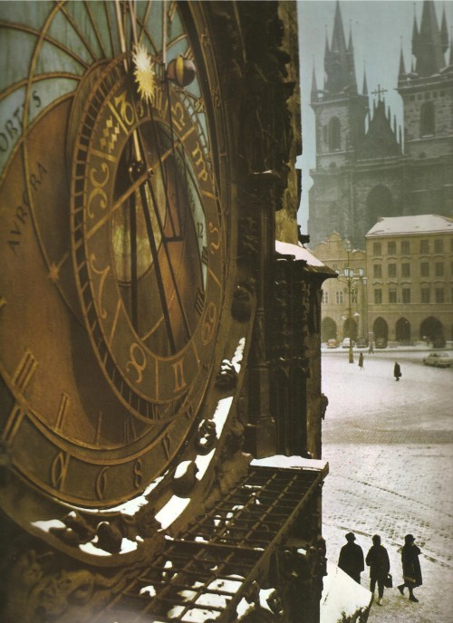 swanlune: lostandfoundinprague: Winter Prague, Old Market Square by K.Neubert, late 60’s