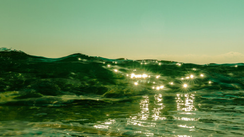 nevver:  Shore break, Alex Beker 